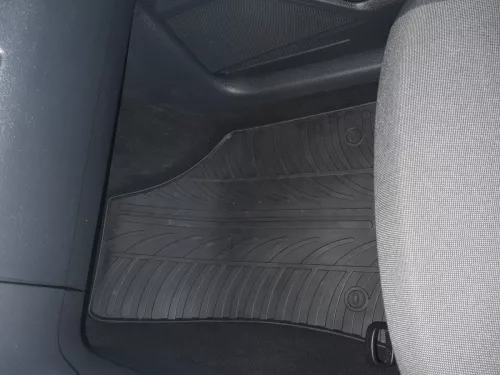 VW Touran 2003-2015 (első) Gledring méretpontos gumiszőnyeg