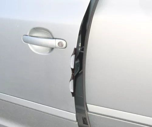 Ajtóvédők fényvisszaverőkkel (fehér szín)