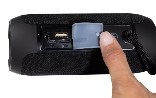 Trevi XR 84 BT JUMP Fekete színben Bluetooth hangszóró , MP3 lejátszással és rádióval - Autóhifi