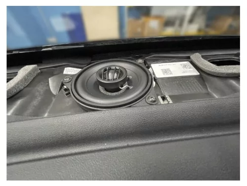 Audison AP TSL 3Y SPK KIT Tesla Model 3 2017-2022 3-utas aktív hangszórókészlet, Plug & Play csatlakozás, prémium Audison hangzás