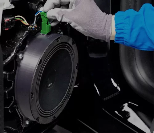 Audison AP TSL 3Y SPK KIT Tesla Model 3 2017-2022 3-utas aktív hangszórókészlet, Plug & Play csatlakozás, prémium Audison hangzás