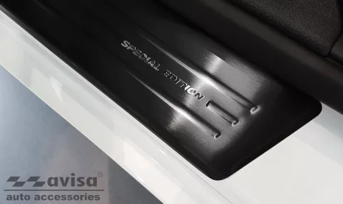 BMW 1 2019- (F40, sötét-matt) Avisa 4db-os küszöbvédő