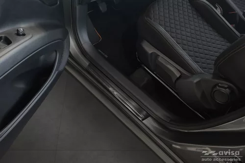 Toyota Aygo X 2022- (sötét-matt) Avisa 4db-os küszöbvédő