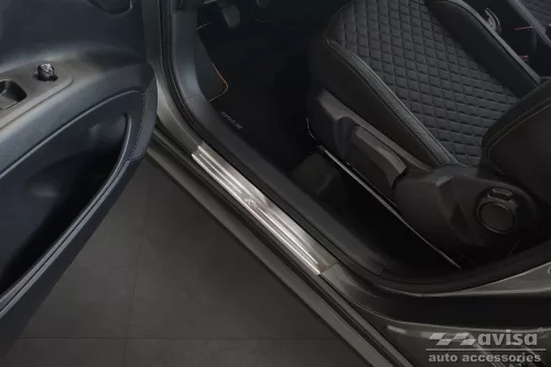 Toyota Aygo X 2022- (matt) Avisa 4db-os küszöbvédő