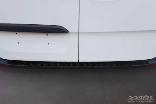 Megerősített védőcsík a csomagtér szélére Mercedes Sprinter 2018- (bordázott alumínium, fekete)