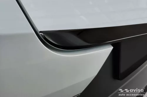 Díszléc a csomagtér ajtajára Mitsubishi ASX 2022-