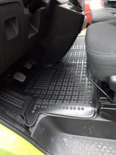 Opel Vivaro 2014-2019 (3 személyes, első) Rezaw-Plast méretpontos gumiszőnyeg