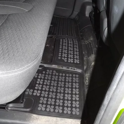 Renault Trafic 2014- (2. sor, hátsó utastérfűtéssel) Rezaw-Plast méretpontos gumiszőnyeg