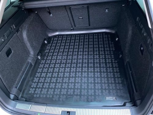 Skoda Superb III. 2015- (combi) Rezaw-Plast méretpontos csomagtértálca