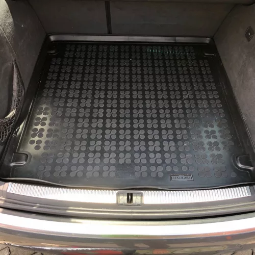 Seat Exeo 2008-2013 (combi) Rezaw-Plast méretpontos csomagtértálca
