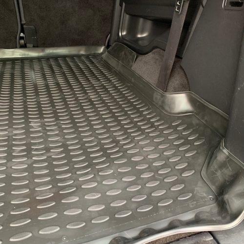 Land Rover Discovery III. 2004-2009 Novline méretpontos csomagtértálca