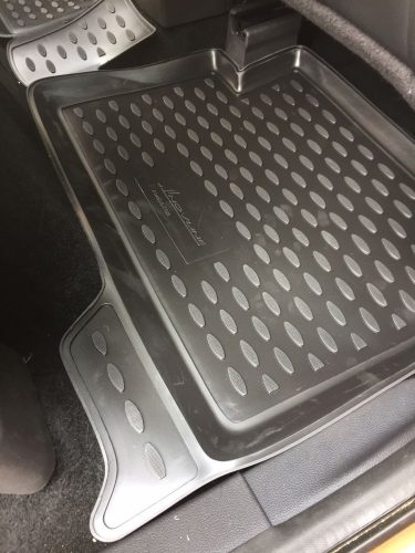 Ford Kuga 2013-2019 Novline méretpontos gumiszőnyeg szett