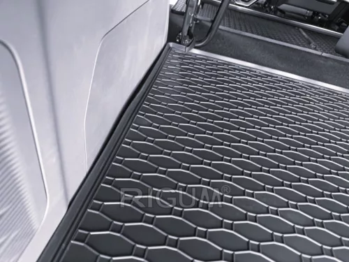 Gumová vana do kufru VW Transporter T7 2024- (L2)