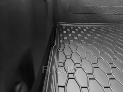 Peugeot 2008 / e-2008 2020- (felső) Rigum méretpontos csomagtértálca