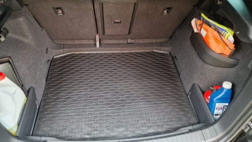 Skoda Karoq 2017- (4x2) Rigum méretpontos csomagtértálca