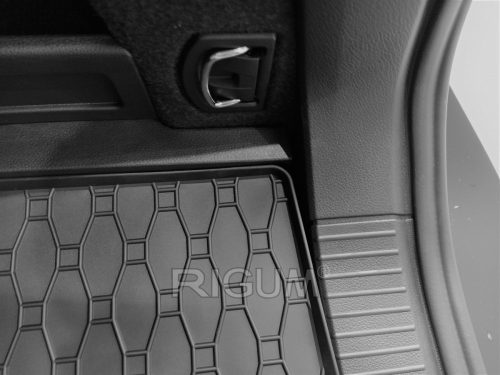 VW Passat B8 2015- (combi) Rigum méretpontos csomagtértálca