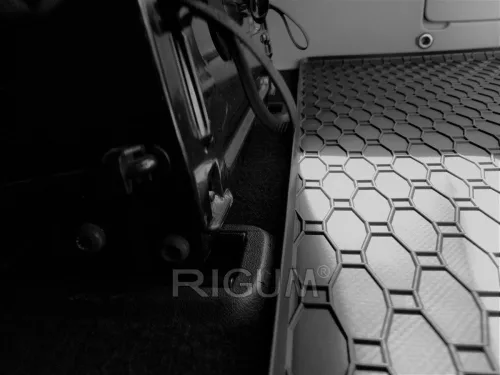 VW Transporter T6 2015- (L1) Rigum méretpontos csomagtértálca