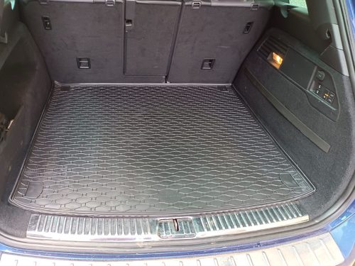 VW Touareg 2002-2010 (kétzónás klíma) Rigum méretpontos csomagtértálca