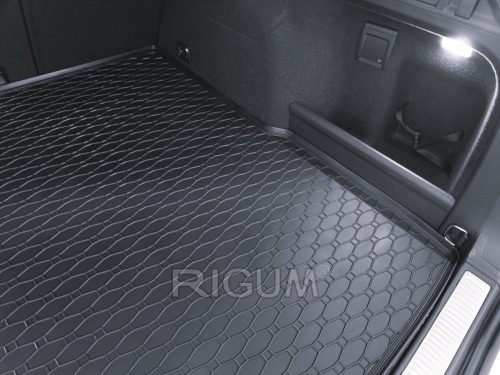 VW Passat 2024- (combi, felső) Rigum méretpontos csomagtértálca