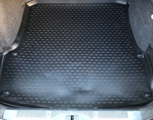 Skoda Octavia II. 2004-2013 (sedan) Novline méretpontos csomagtértálca