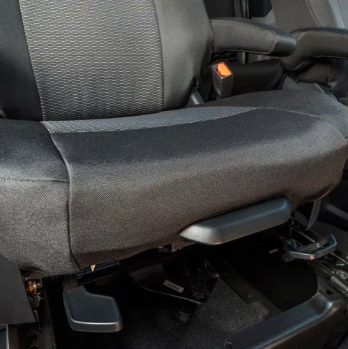 Pontos autóüléshuzatok VW Transporter T7 2024- (1+1)