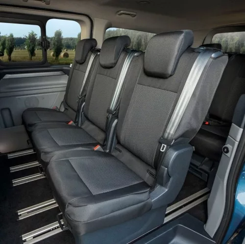 Pontos autóüléshuzatok VW Transporter T7 2024- (1+1+1, 2. és 3. sor)