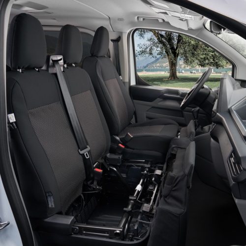 Pontos autóüléshuzatok Ford Transit Custom 2024- (kettős utasülés asztallal)
