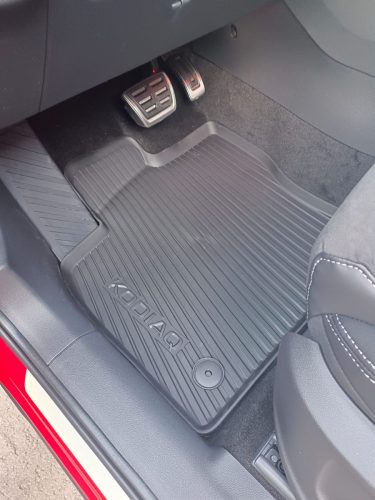 Skoda Kodiaq 2017- (első) Skoda méretpontos gumiszőnyeg