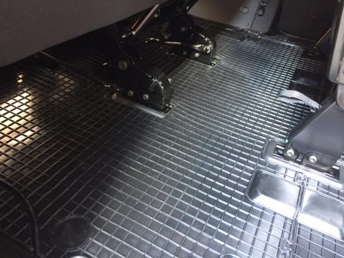 VW Transporter T5/T6 2003- (3. sor) Petex méretpontos gumiszőnyeg