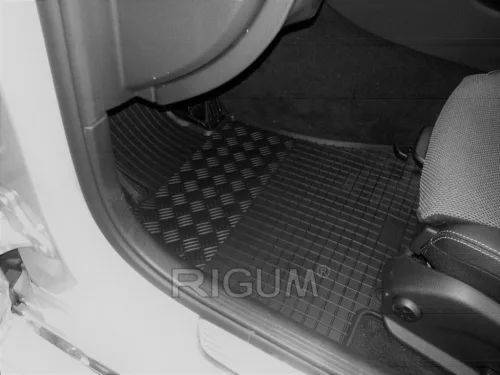 Gumové autokoberce Mercedes C-Class 2007-2014 (W204)