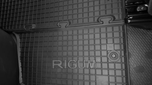Nissan NV300 2016-2021 (3 személyes) Rigum méretpontos gumiszőnyeg szett