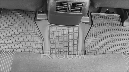 Gumové autokoberce Renault Alaskan 2017-2021 (LUX+tunel)