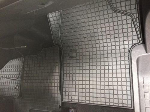 Opel Vivaro 2019- (első) Petex méretpontos gumiszőnyeg