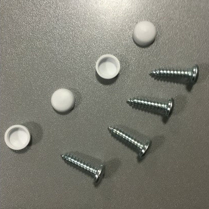 Rendszámtábla csavar műanyag fedéllel (fehér)