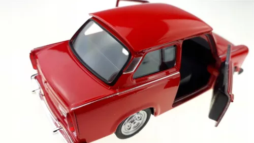 Makett autó, 01:34, PRL 601 Trabant, piros.