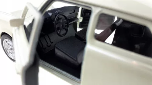 Makett autó, 01:34, PRL 601 Trabant, krém.