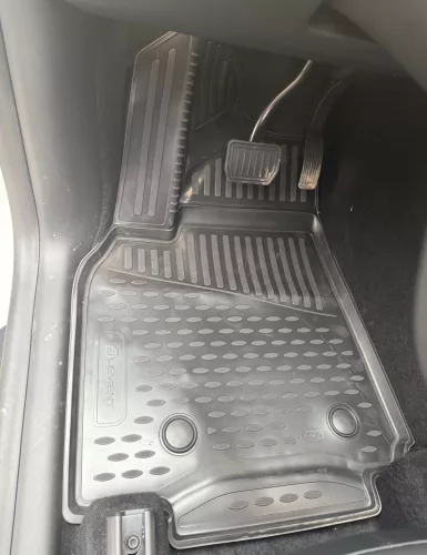 Tesla Model Y 2020-2025 Novline méretpontos gumiszőnyeg szett