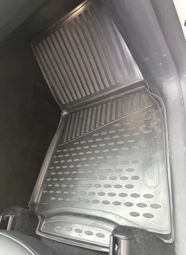 Tesla Model Y 2020-2025 Novline méretpontos gumiszőnyeg szett