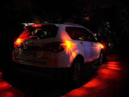 Vészjelző lámpa, LED, mágnessel, vízálló és ütésálló