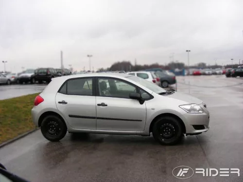 Oldalsó védőlécek Toyota Auris 2006-2012 (hatchback, 5 ajtós)