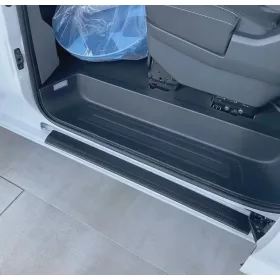 Prahová lišta Ford Transit Custom 2024- (2.řada, levá)