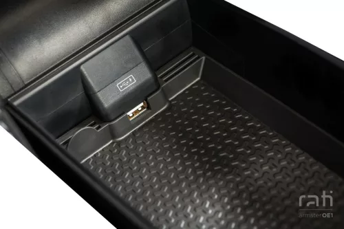 Könyöktámasz Dacia Sandero 2021- (OE1 USB, fekete)